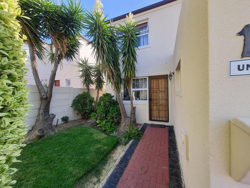 2 Bedroom Property for Sale in Gordons Bay Western Cape